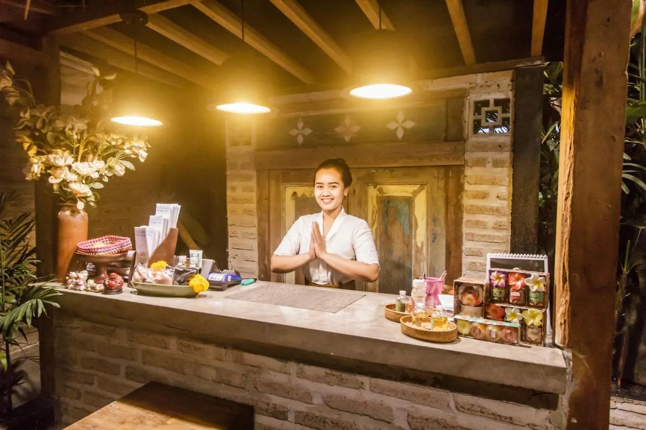 Bening Hut And Spa Σεμινιάκ