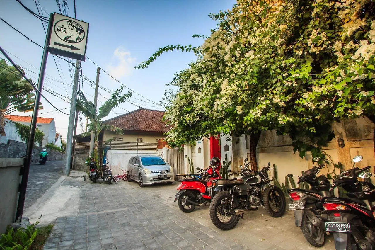 Bening Hut And Spa Σεμινιάκ 3*,