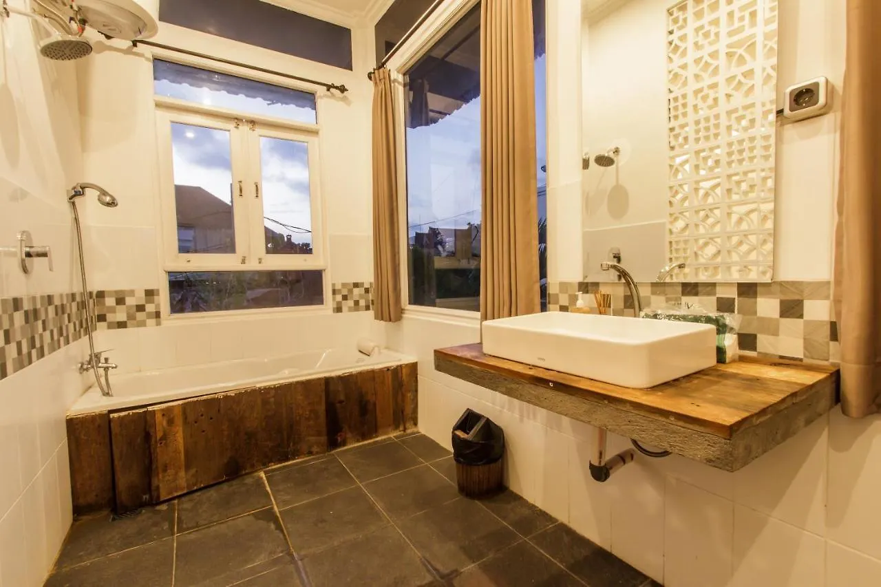 Bening Hut And Spa Σεμινιάκ