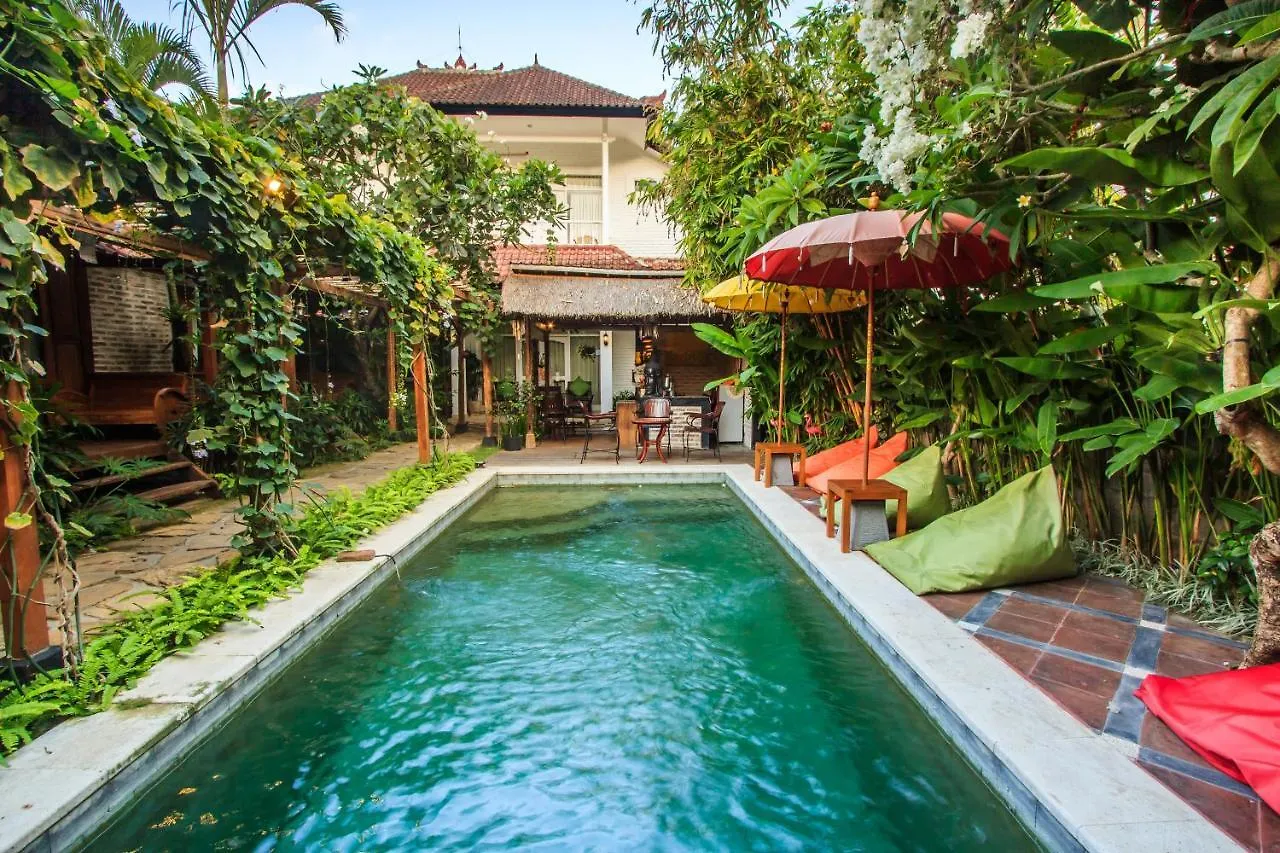 Bening Hut And Spa Σεμινιάκ 3*,